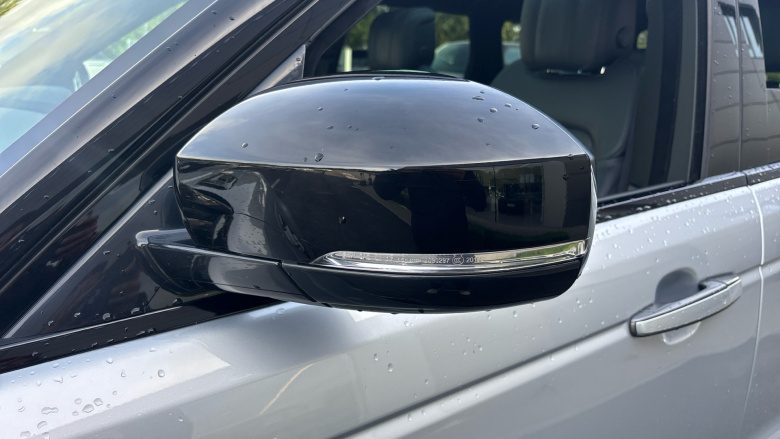 Land Rover Range Rover Sport 3.0 D300 HSE Silver 5dr Auto Diesel Estate